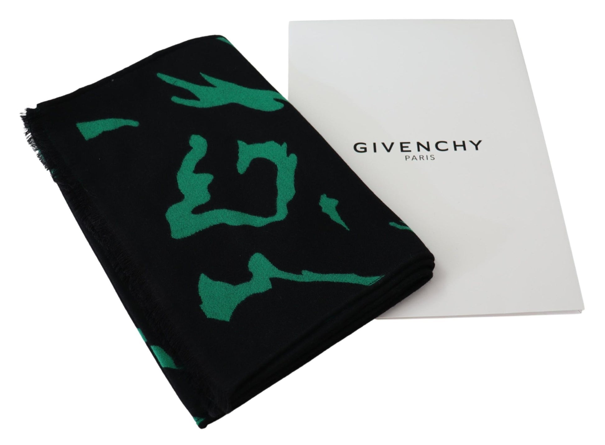 Elegant Wool Silk Black Unisex Scarf - GLAMHUB BOUTIQUE 