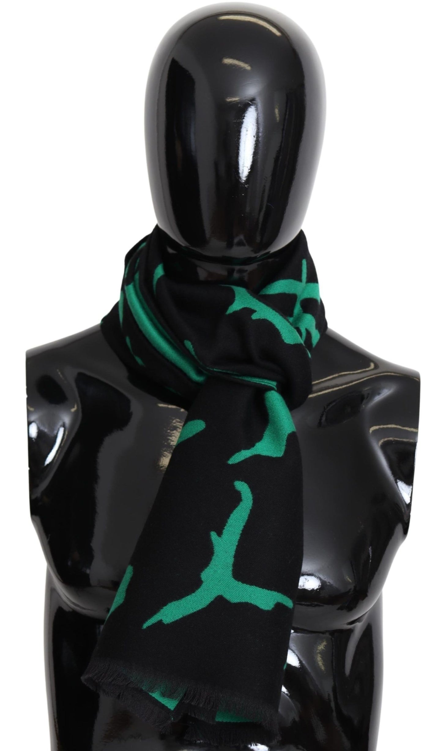 Elegant Wool Silk Black Unisex Scarf - GLAMHUB BOUTIQUE 