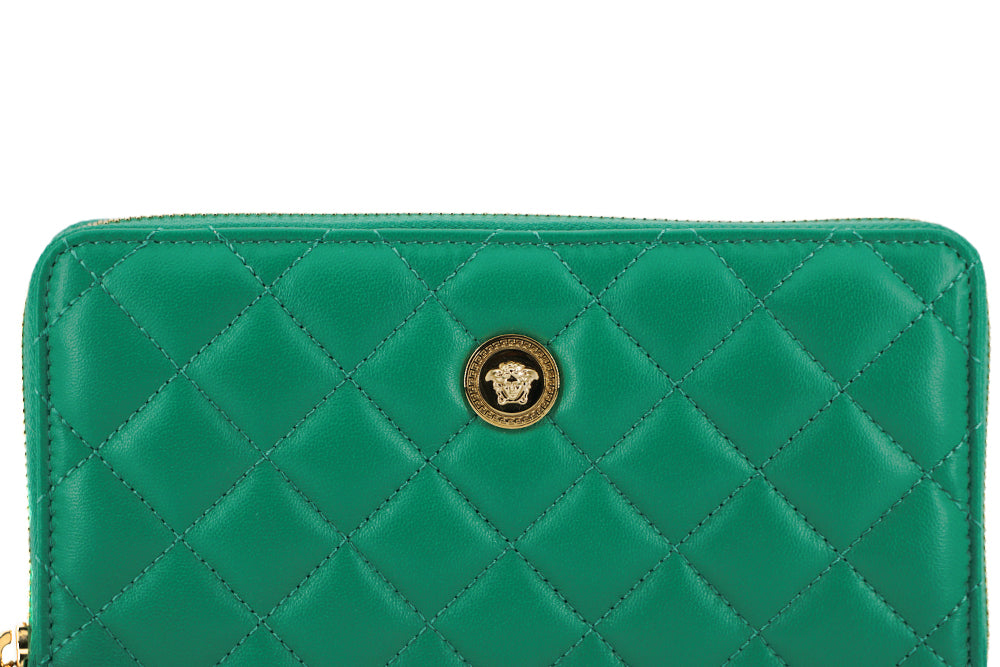 Elegant Quilted Leather Zip Wallet - GLAMHUB BOUTIQUE 