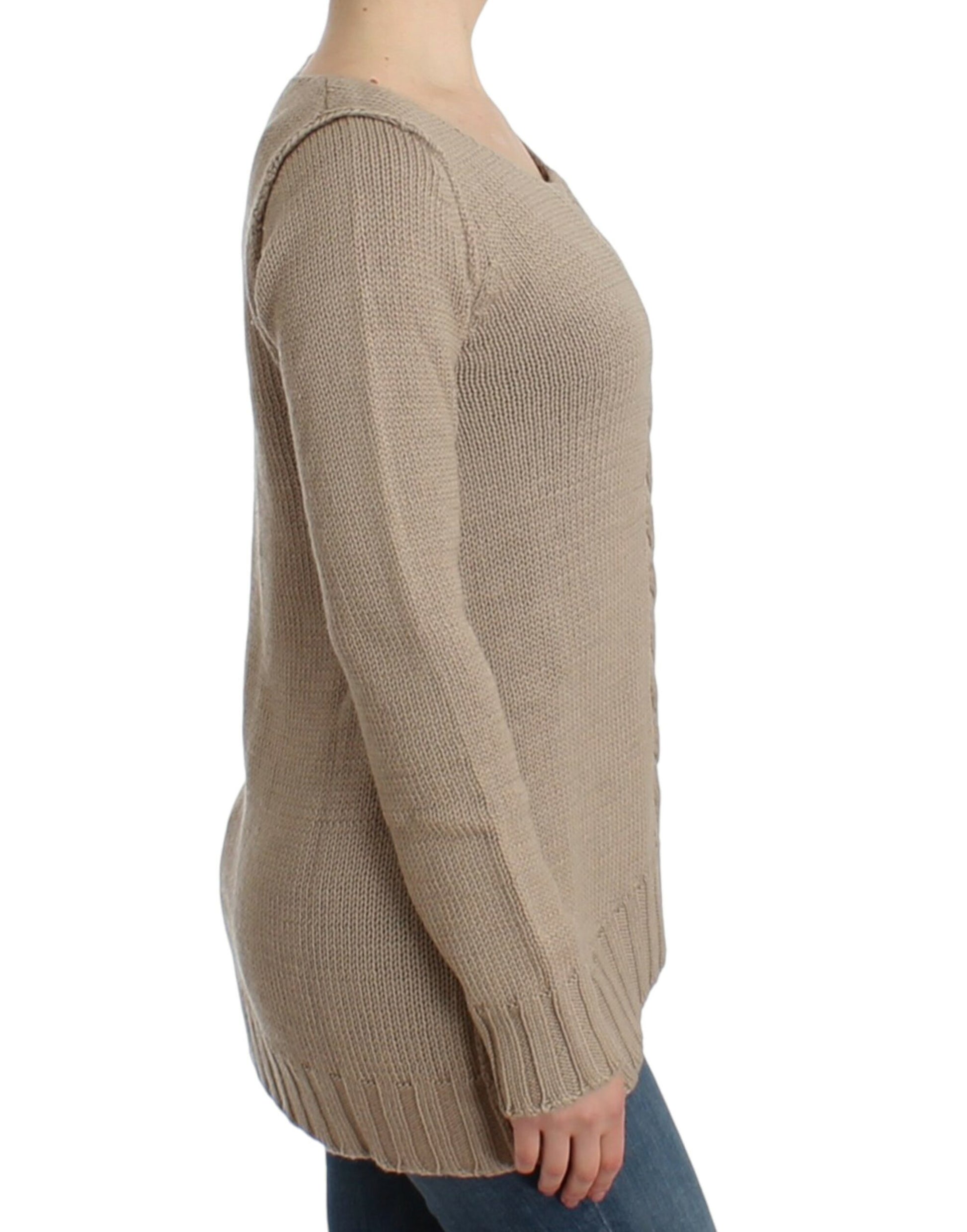 Elegant Beige Knitted Crew Neck Sweater - GLAMHUB BOUTIQUE 