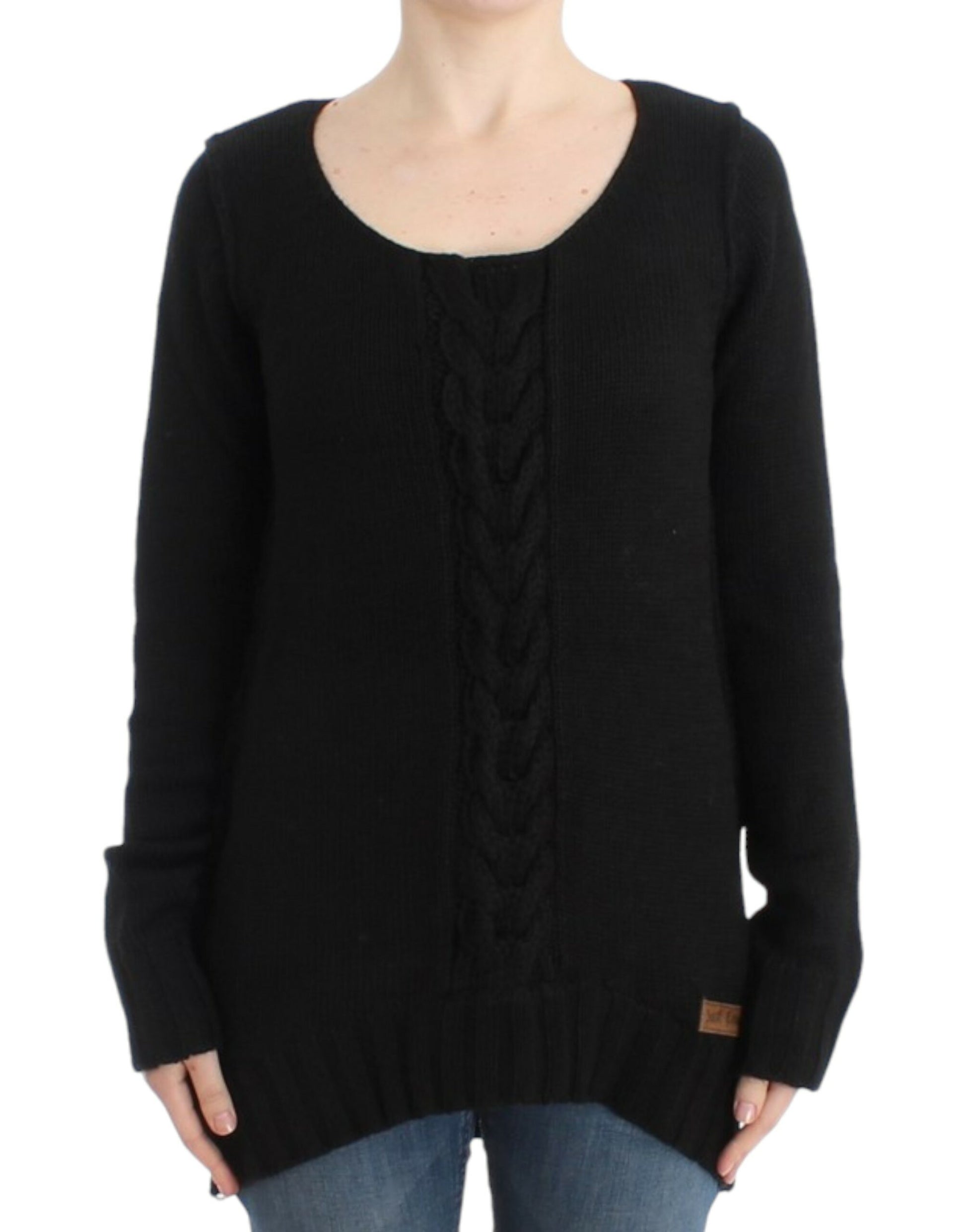 Alluring Black Knitted Crew Neck Sweater - GLAMHUB BOUTIQUE 