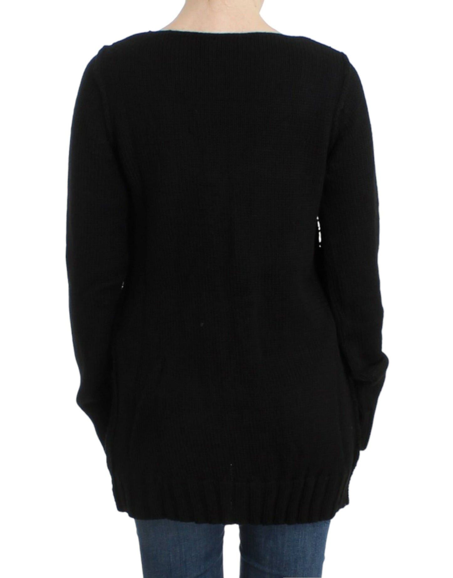 Alluring Black Knitted Crew Neck Sweater - GLAMHUB BOUTIQUE 