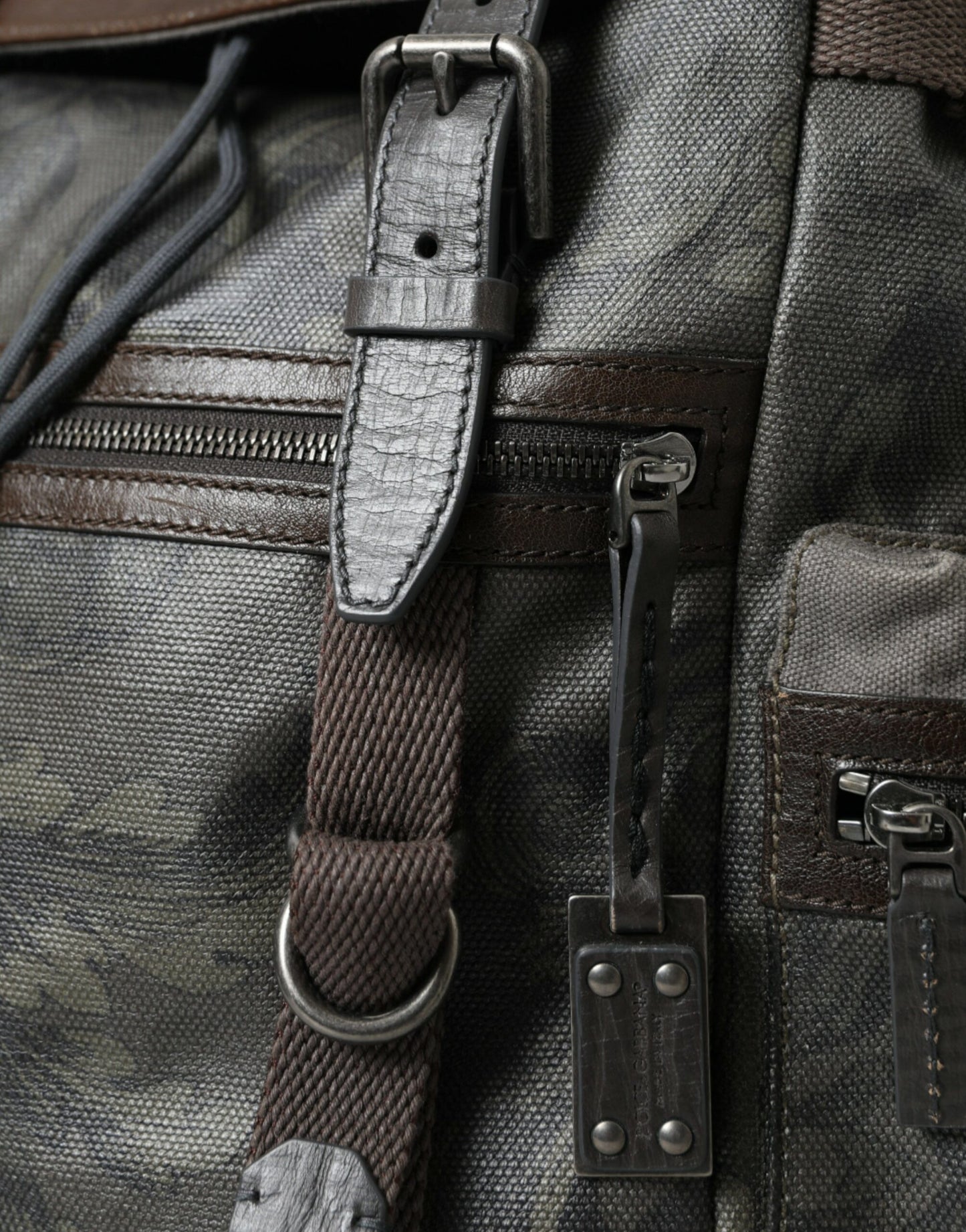 Eleganter grüner Rucksack aus Canvas und Leder